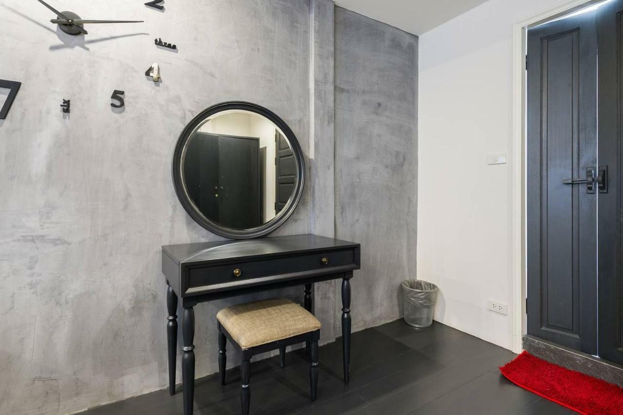 196 Oldtown Chic Hostel Бангкок Экстерьер фото