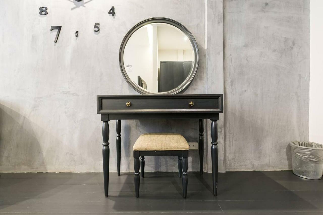 196 Oldtown Chic Hostel Бангкок Экстерьер фото
