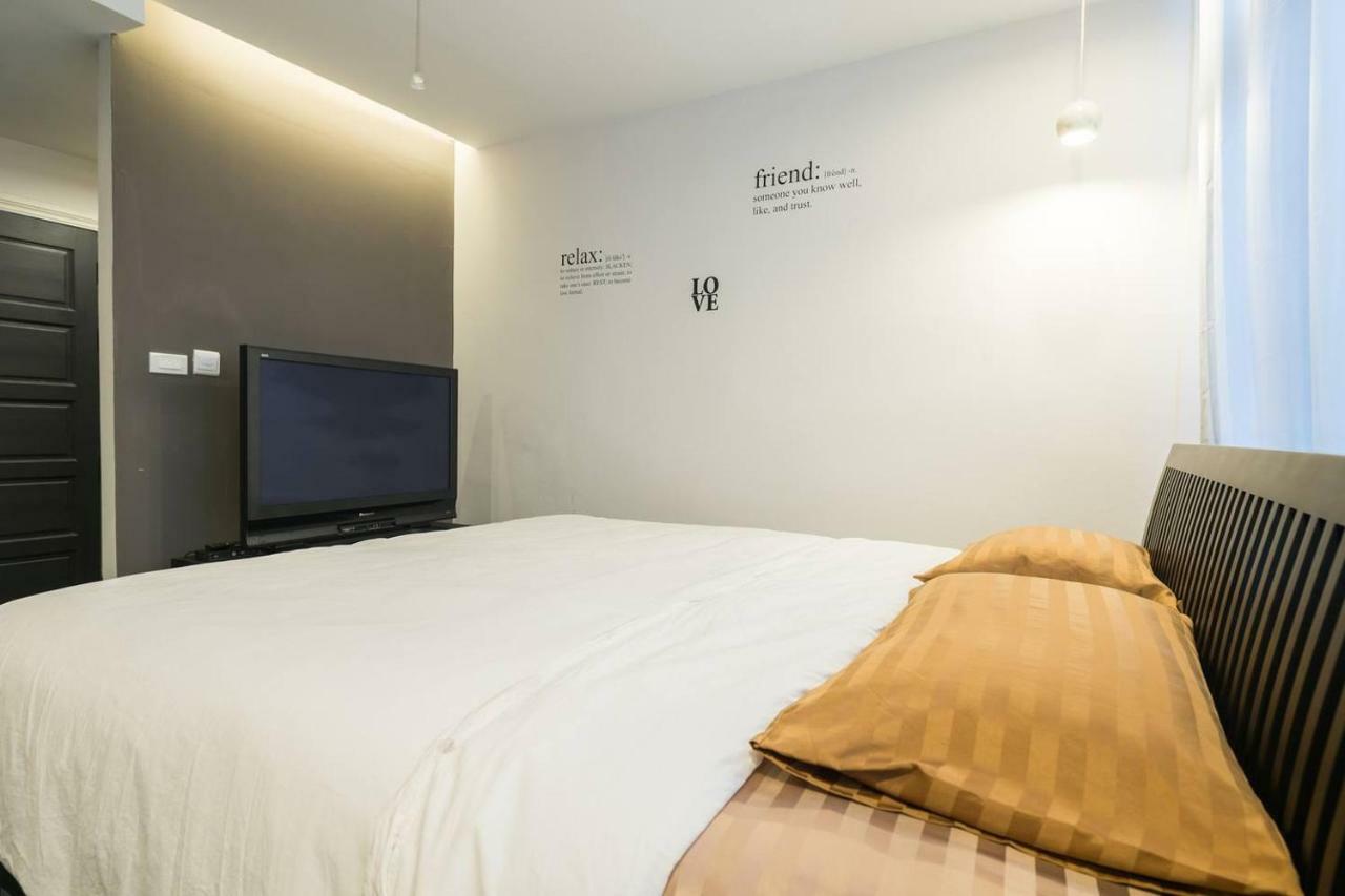 196 Oldtown Chic Hostel Бангкок Экстерьер фото