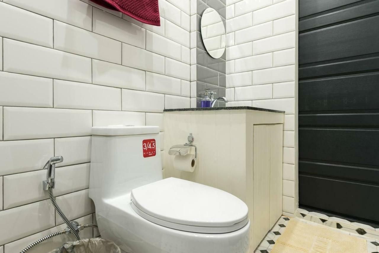 196 Oldtown Chic Hostel Бангкок Экстерьер фото