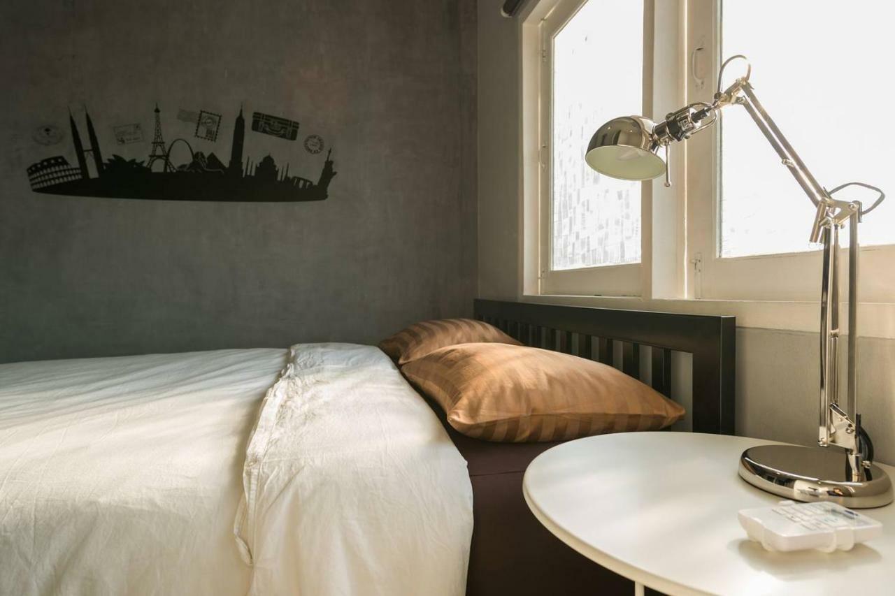 196 Oldtown Chic Hostel Бангкок Экстерьер фото