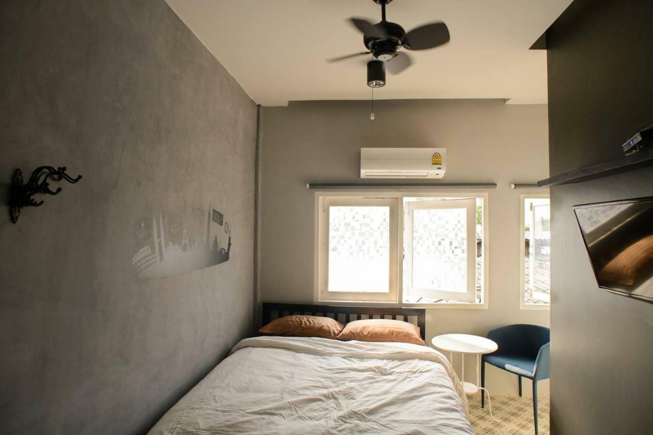 196 Oldtown Chic Hostel Бангкок Экстерьер фото